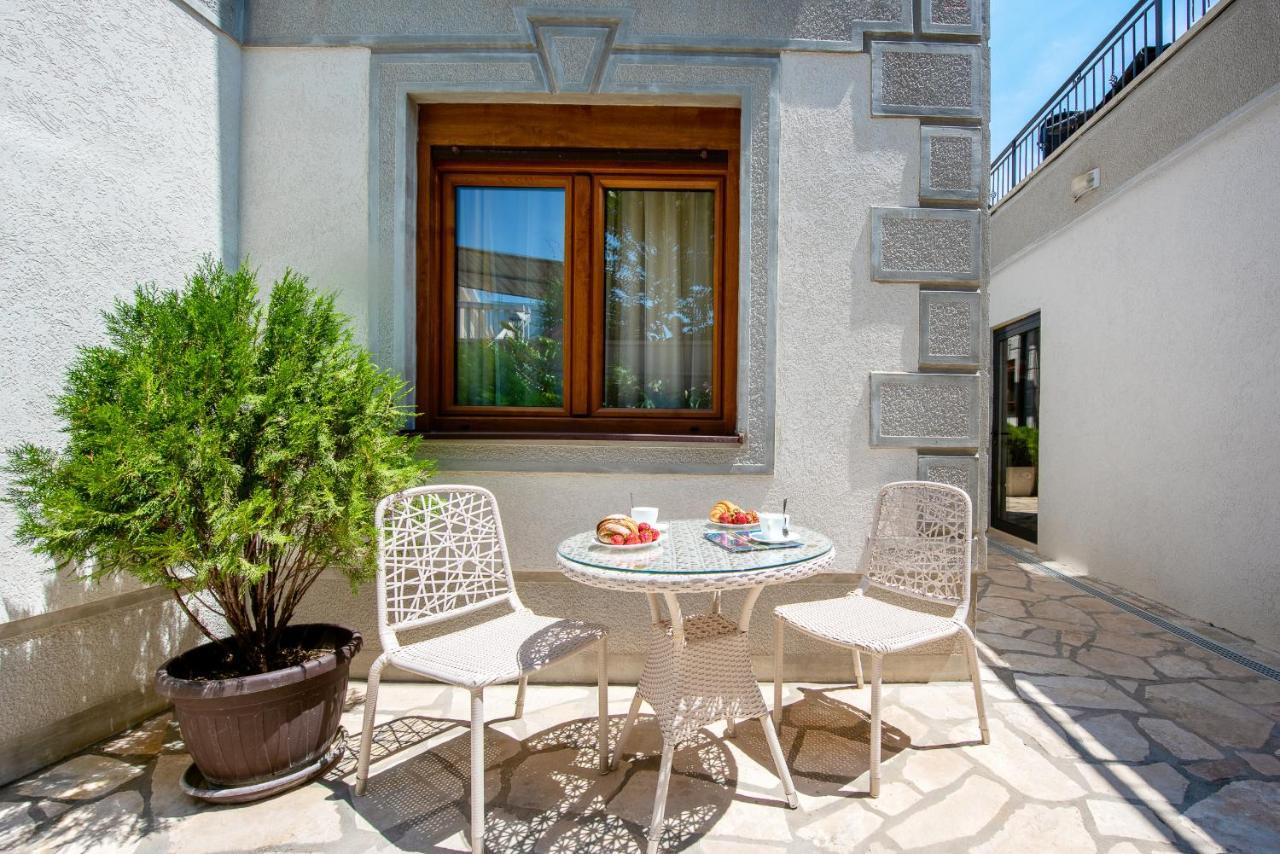 Santorini Apart Krasići Exterior foto