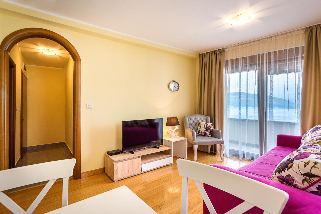 Santorini Apart Krasići Exterior foto
